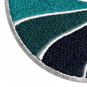 Patchs brodés personnalisés - Broderie à coudre, solution tendance pour la décoration de vêtements et de chapeaux - Product Image 6
