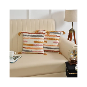 Cojín Bordado de Primera Calidad de 16x16 Pulgadas, 100% Algodón, Color Granate Teñido con Colores Herbales para Mercados de Exportación, Envío Rápido y Diseños Personalizados - Product Image 5