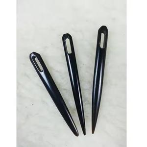 Aiguilles à tisser en corne de buffle Aiguilles d'artisanat en bois écologiques avec des souvenirs naturels polis de style animal d'Inde - Product Image 1