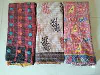 Grossiste en couvertures en coton vintage indien Kantha, couvertures imprimées multicolores, jetés Kantha faits à la main pour la décoration de la maison