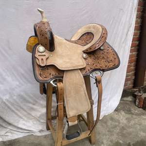 Ensemble de sellerie western en cuir avec cadre en bois de qualité supérieure et motif de course de barils |   Accessoires en acier inoxydable façonnés à la main, ensemble de tack gratuit pour chevaux - Product Image 2