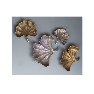 Plateaux de service et de feuilles décoratives pour fruits Plateaux et plats en métal décoratifs pour aliments de plusieurs tailles avec design personnalisé disponible - Product Image 5