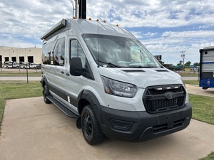 Autocaravana Sprinter |   4x4 Todoterreno |   RV Todoterreno 4x4 con Volante a la Derecha |   Moderno Solar de Aluminio para 4 Personas - Product Image 1
