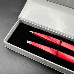 Pinzas para cejas de acero inoxidable rojo de calidad profesional Diseño puntiagudo inclinado con logotipo personalizado para uso de belleza Afilado sostenible - Product Image 5