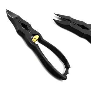 Coupe-ongles de haute qualité pour pédicure, fabriqués par Bahasa Pro, avec une pince à ongles robuste. - Product Image 1