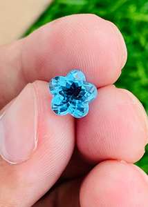 100% naturel suisse bleu topaze fleur coupe spéciale coupe personnalisée avec une couleur incroyable et de haute qualité au meilleur prix vente en vrac OEM - Product Image 2