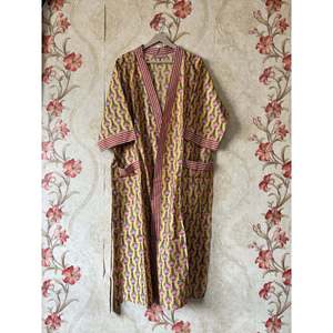Robe élégante pour femme, faite à la main, à rayures florales, grande taille, lavable, pour fête/jour élégant/commémoration des fêtes, robe grande taille XL - Product Image 1