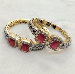 กำไลข้อมือหินสีทองโบราณ ดีไซน์หรูหรา ชุดคู่สำหรับผู้หญิง เครื่องประดับอินเดียทำมือ ขายส่งจำนวนมาก กำไลข้อมือหิน - Product Image 5