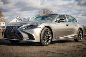 Lexus LS 500 AWD ปี 2020 สภาพดี ใช้งานน้อย 600 ไมล์ เครื่องยนต์ V6 ทวินเทอร์โบ 416 แรงม้า ระบบขับเคลื่อนสี่ล้อ - Product Image 3