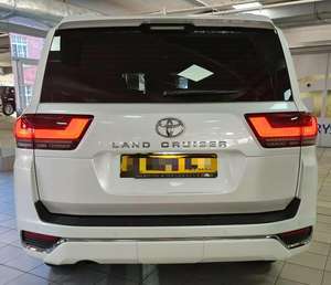 SUV de Lujo 2025 de 7 Plazas con Transmisión Automática de 415HP, Tanque de Combustible Grande de 80L, Vehículo Todoterreno 4x4 Premium - Product Image 5