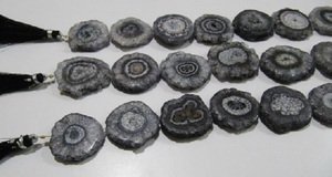 Cuentas de piedra de cuarzo solar gris de 25mm hebra de forma elegante de 10 pulgadas de largo para la fabricación de joyas - Product Image 2