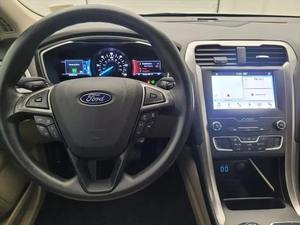 Meilleur maintenant 2019 F-fo-rrd Fussi-onn Hybridd SE Smart Sedan Véhicule propriétaire fiable et écologique conçu pour les routes modernes - Product Image 5