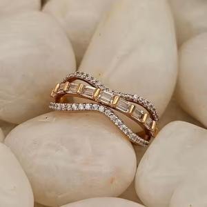 Bague en diamant de laboratoire en or 18 carats personnalisée certifiée IGI Bague de fiançailles personnalisée pour les femmes en acier inoxydable principal - Product Image 5