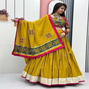 Conjunto tradicional de algodón Lehenga Choli para mujer Traje étnico cómodo y elegante para el festival Garba Puja y eventos culturales - Product Image 1