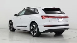 รถยนต์ออดี้ อี-ทรอน พรีเมียม เอสยูวี ปี 2022 สภาพดี ใช้งานน้อย - Product Image 2