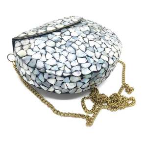 กระเป๋าหอยมุกงานฝีมือทันสมัยรักษ์โลกสำหรับผู้หญิง ขนาดสั่งทำได้ เหมาะสำหรับงานแต่งงาน งานปาร์ตี้ และงานพิธีการ - Product Image 1