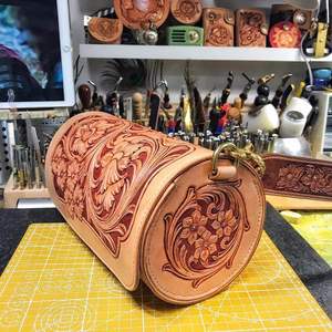 กระเป๋าสะพายไหล่หนังวัวแท้สไตล์คลาสสิกอุปกรณ์มือช่างหรูหราพร้อมกระเป๋าเงินย้อนยุคแนววินเทจ - Product Image 4