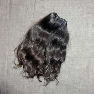 Extensions de cheveux humains bruts, extensions de cheveux ondulés et bouclés, directement du fournisseur, cheveux indiens doublement tirés, directement provenant du temple - Product Image 2