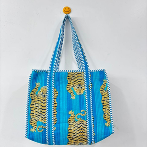 Sacs de rangement traditionnels indiens faits à la main en coton imprimé à la main, matelassés, grande capacité - Product Image 1