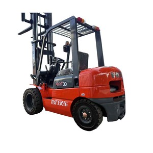 Chariot élévateur HELI 3 tonnes d'occasion pas cher K30/K18/K35, faible nombre d'heures de travail, avec moteur, boîte de vitesses, pompe et moteur à vendre - Product Image 1