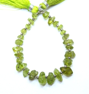Cuentas de peridoto genuinas naturales sin cortar 5X11MM pepitas lisas para la fabricación de joyas Color verde 5,5 pulgadas de longitud - Product Image 1