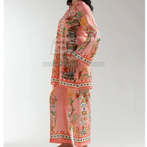 ชุดสตรีสำหรับใส่ในชีวิตประจำวัน ชุดสตรีแบบสั่งตัดตามฤดูกาล ชุดชาลวาร์ คามีซแบบปากีสถาน ผ้าฝ้ายระบายอากาศได้ดี - Product Image 2