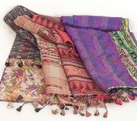 Foulard réversible en soie indienne Foulard kantha Foulards pour femmes Quilt scraps kantha soie Hippie Vintage Handmade Scarf
