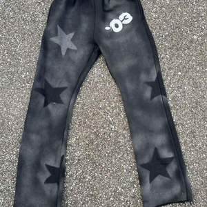 Jersey personalizable de estilo estadounidense para hombre, chándal con cremallera completa, pantalones acampanados con capucha y logotipo con estampado de hojaldre apilado en 3D, talla XS - Product Image 3