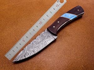 Couteau d'épineur en acier Damas personnalisable OEM avec manche en Micarta à motif torsadé et étui en cuir couteau Bowie vente en gros - Product Image 6