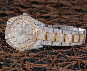 Meilleur montre-bracelet hip hop en diamant avec date automatique en acier inoxydable moissanite montre analogique cloutée en diamant pour moi montre - Product Image 3