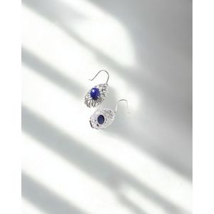 Boucles d'oreilles pendantes en or rose et lapis-lazuli avec sertissage clos en diamant - Product Image 3