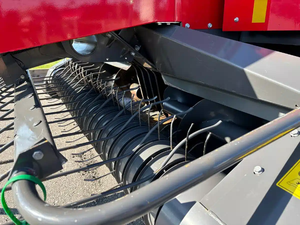 Empacadora de Heno Cuadrada Pequeña Massey Ferguson 1839 USADA, en Nuevas Condiciones, Aplicable a Granjas, Automática con Componentes del Motor Principales - Product Image 4