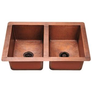 Fregadero de cocina de cobre de alta calidad con textura de superficie martillada para una remodelación interior de cocina funcional y elegante - Product Image 1