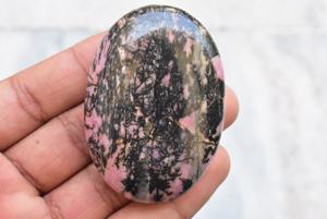 โรโดไนต์ พาลสโตน คริสตัลสีชมพู ขายส่ง ขนาด 20-55 มม. สำหรับทำกริลล์ฟัน - Product Image 2