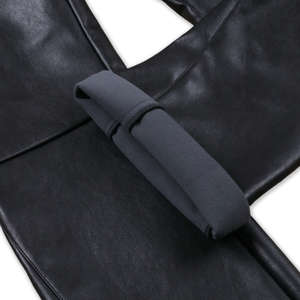 กางเกงหนังทรงบานสีดำล้วนแบบมีกระเป๋าและซิปสำหรับผู้ชาย ออกแบบโดยดีไซเนอร์ - Product Image 6