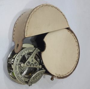 Boussole à cadran solaire en laiton Nickle, boussole de poche en cuir blanc, élimine le soleil, nouveauté - Product Image 2