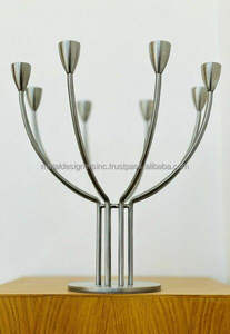 Bougeoir multi-bras vintage en fer forgé argenté fait à la main pour la décoration de la maison et Noël - Product Image 6