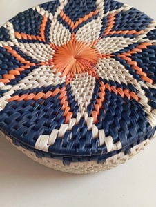 Panier en macramé bleu et orange de designer, fibre pour le rangement des aliments dans la cuisine, organisateur décoratif et cadeau, vente en gros en provenance d'Inde - Product Image 6