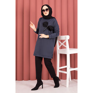 Túnica Hijab Modesta Oysho con Detalle de Lazo y Adornos de Piedras, Color Gris Oscuro, Verano, Formal, Casual, Estampado, Tejido de Chifón y Algodón - Product Image 1