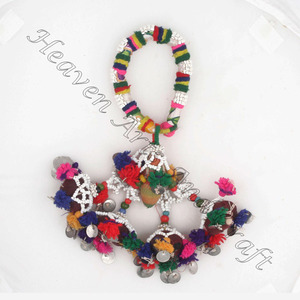 Véritable Banjara indienne faite à la main Multi Color Tassel fait à la main Multicolore perlé Vintage Banjara Tassels authentique banjara bras tribal - Product Image 5