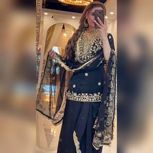 Ensemble exclusif haut en georgette avec broderie lourde et jupe avec dupatta pour sortie décontractée, livraison mondiale - Product Image 4