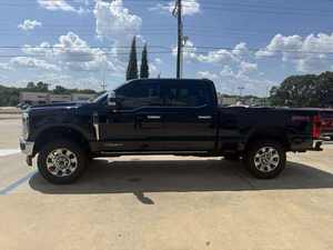 CLEAN 2024 F O R D F-250 Super Duty Lariat Crew Cab 4WD - Product Image 3