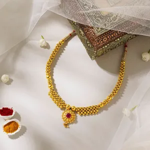 Collar Kanakratna de Oro de 18K con Perla de Agua Dulce y Diamante para Mujer - Product Image 1
