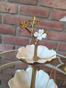 Support à bijoux en métal au design unique de la meilleure qualité pour les femmes et la décoration de la chambre à coucher disponible en vrac - Product Image 6