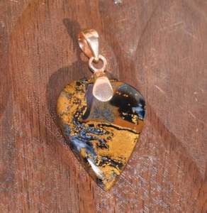 จี้ทำมือจากพลอยพีเทอร์ไซต์ธรรมชาติ เงินแท้ 925 ชุบทองคำขาวและทองชมพู ราคาดีที่สุด - Product Image 3