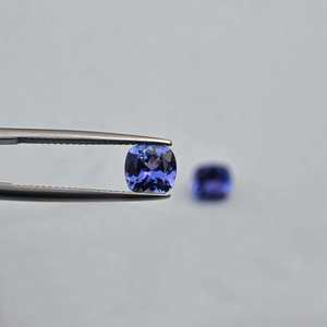 Coussin à facettes en tanzanite bleue naturelle de 8mm pour la fabrication de bijoux en vrac de pierres précieuses du fabricant fournisseur régulier - Product Image 4