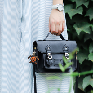 Personalizado diseño personalizado grabado PU accesorio cosido tortuga marina Lindo bolso de cuero de moda encanto - Product Image 3