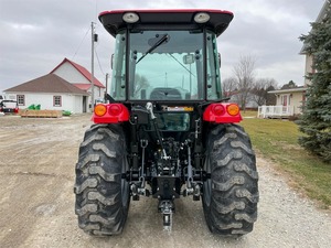 รถแทรกเตอร์ TYM T574HC รุ่นขายดี พร้อมที่ตัก 55 แรงม้า ขับเคลื่อน 4 ล้อ แข็งแรง ทนทาน คุณภาพสูง ผลิตโดย TYM สำหรับงานเกษตร - Product Image 3