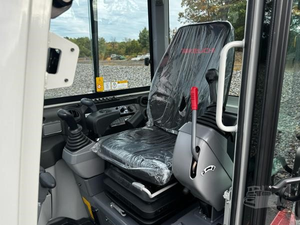 Nouvelle mini-excavatrice Takeuchi TB240, 4 tonnes, compacte, diesel, sur chenilles |   Équipement de construction hydraulique – Meilleur prix de gros - Product Image 6
