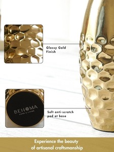 Vase design élégant en or Accent décoratif multi-usage pour table à manger Salon Bureau Réception et intérieurs d'hôtel - Product Image 4